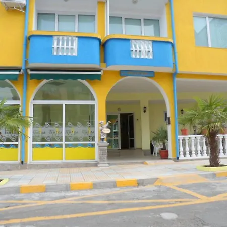 فندق Family Temida 3*