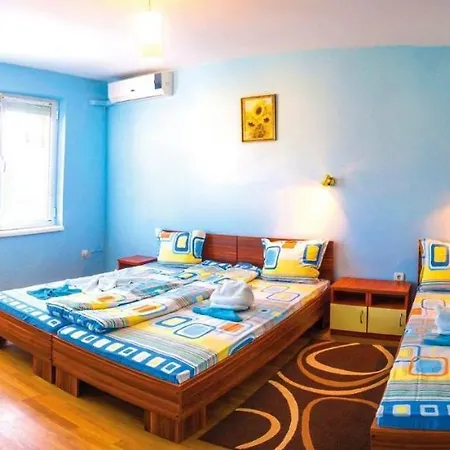فندق Family Temida 3*